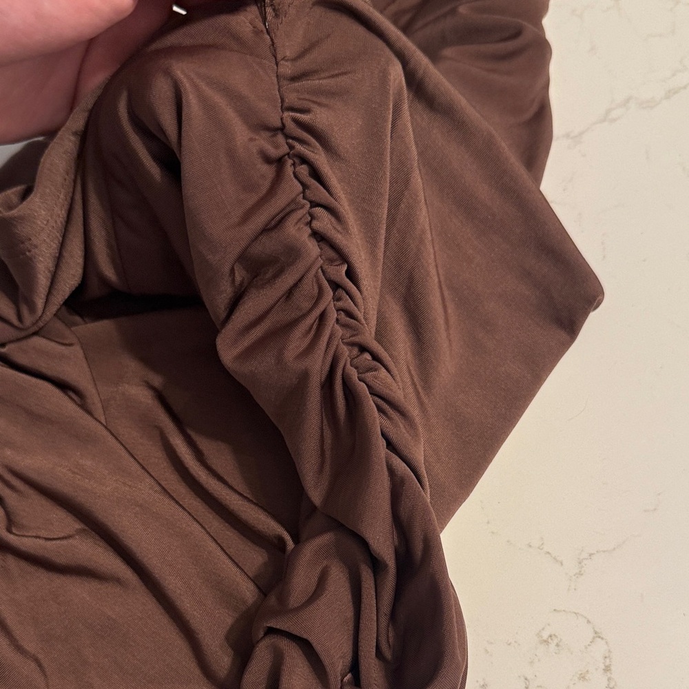 Align Scrunched Top - Picture 4 of 4